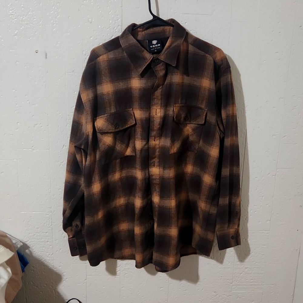 Xl casual checkered button up shirt